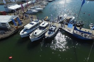 Helsinki Boat-Afloat show Lauttasaari HSK club harbor